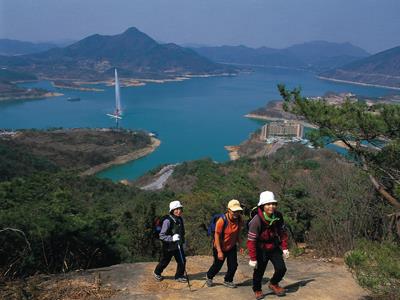 작은 동산 등산로 썸네일 이미지